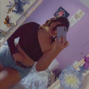 One shoulder sleeve crop top